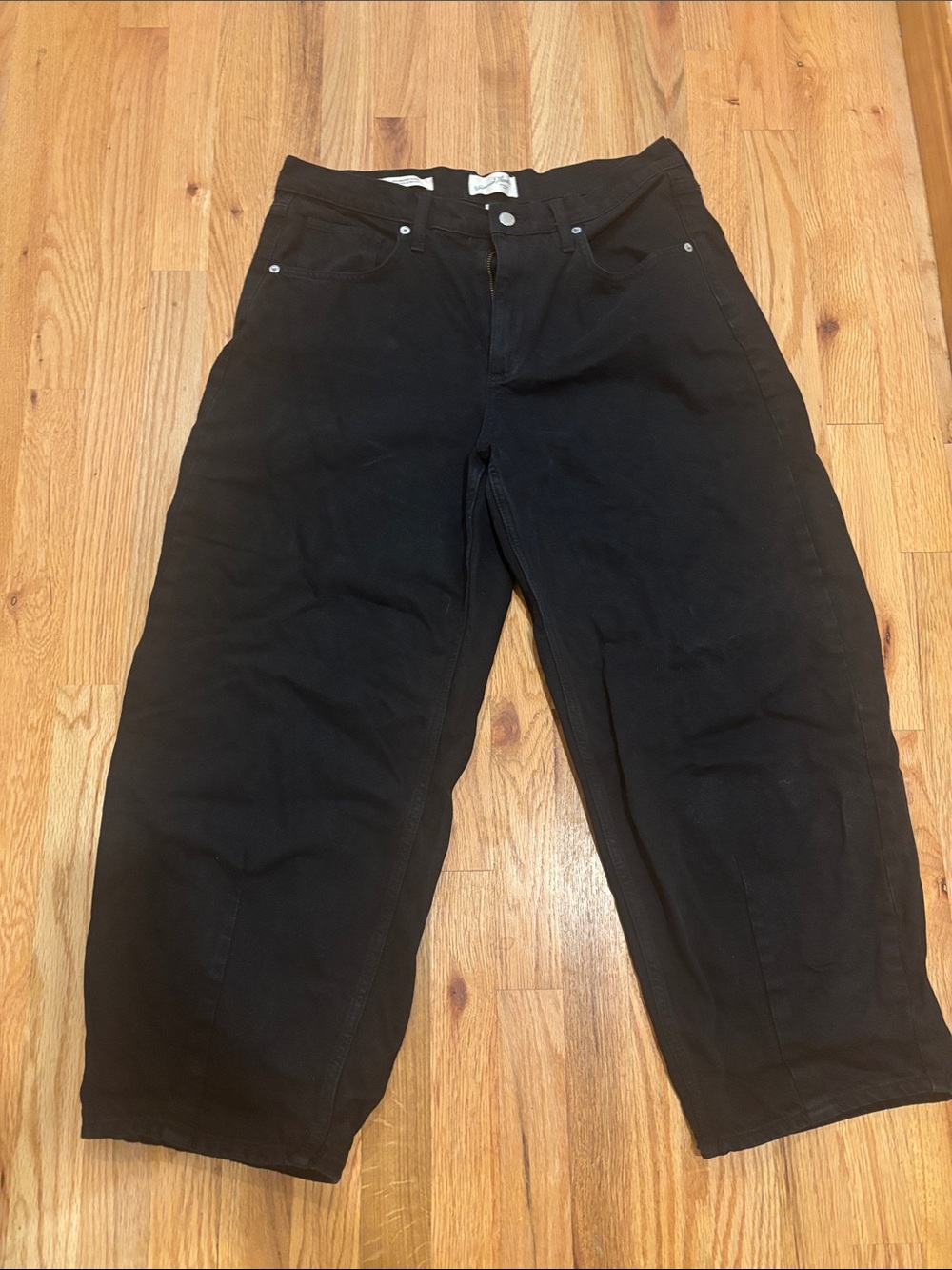 Universal Thread Black Women's Cropped Relaxed Jeans